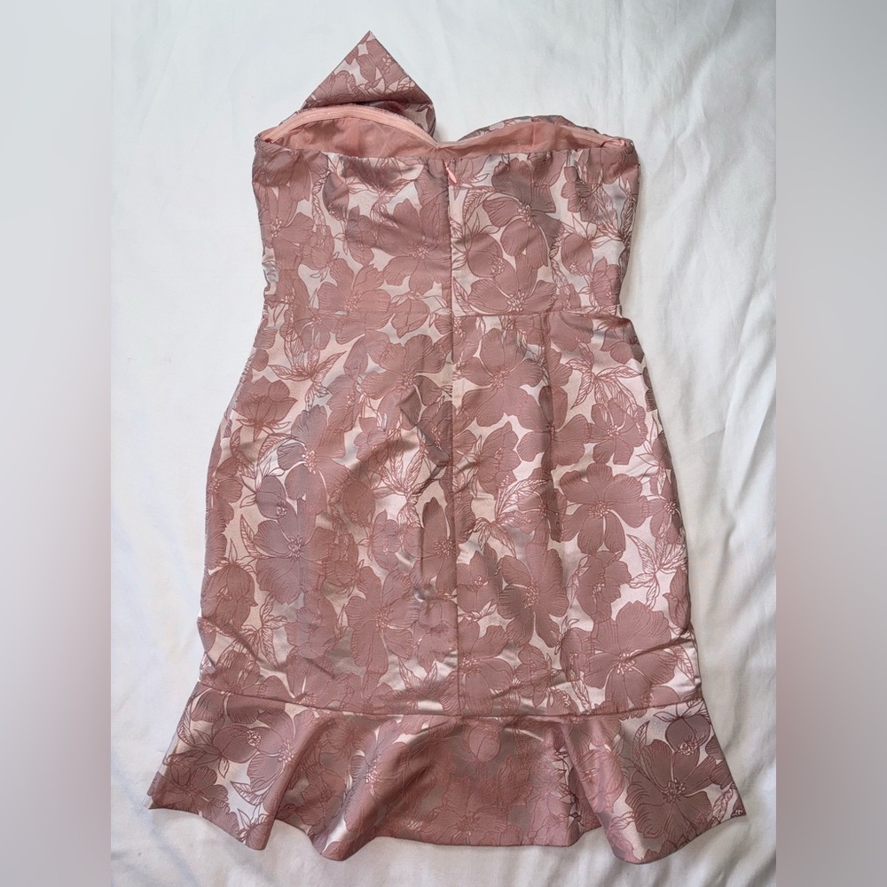 Storia NWT Size M Blush Pink Floral Jacquard Bow Front Strapless Mini Dress - Picture 7 of 9